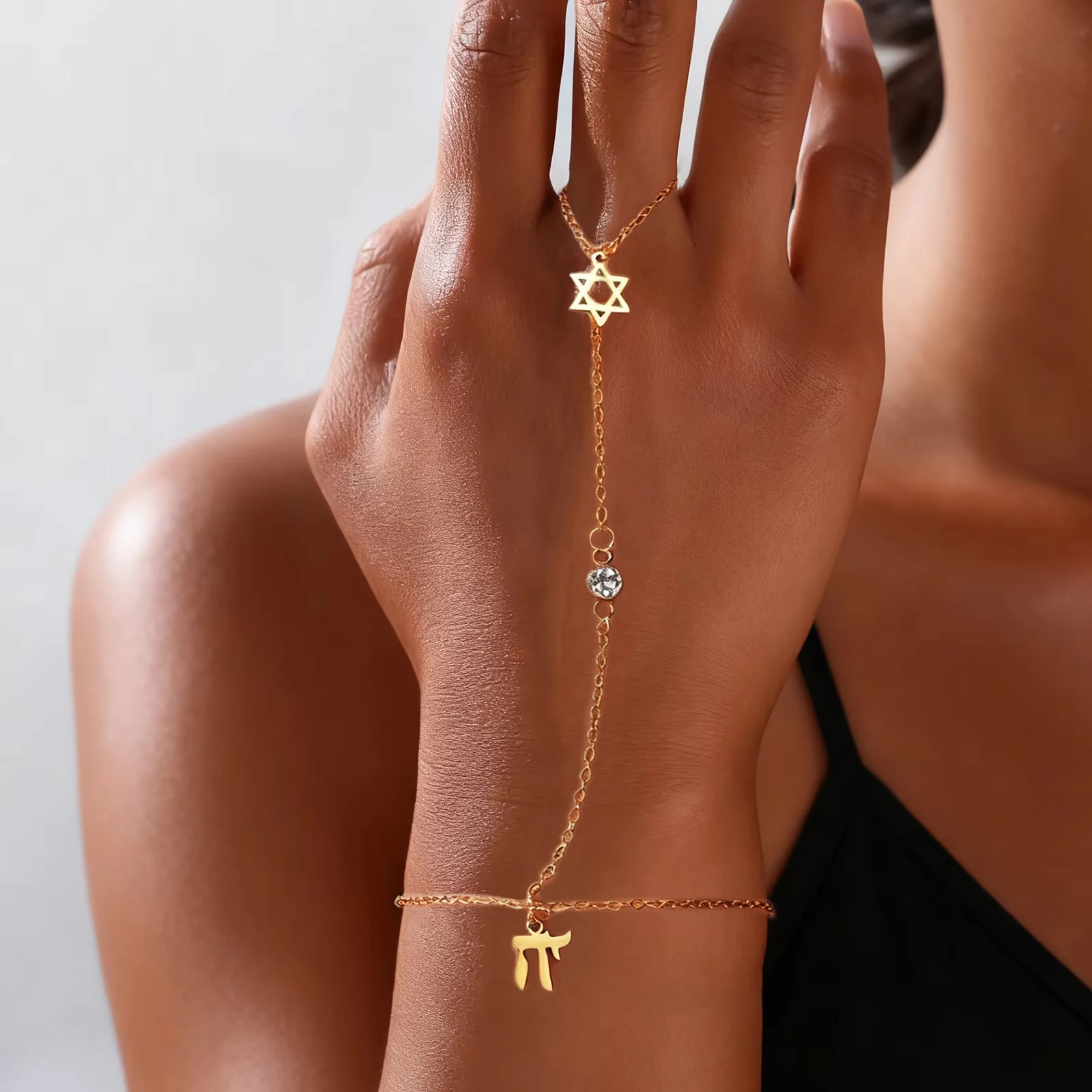Jewelry & Watches Sp Z Oo Ul Frezerów 3 - กำไลข้อมือรูปดาวหกแฉกของชาวยิว ตัวอักษรฮีบรู ไช ทำจากสแตนเลสสตีล ปรับขนาดได้ ประดับเพชรซิคอน