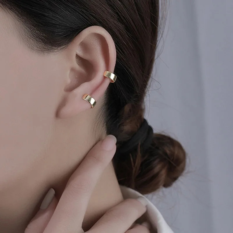 Ear Cuff No Piercing - ต่างหูแบบหนีบเงินแท้ 925 ผิวเรียบกว้าง สำหรับผู้หญิงและเด็กผู้หญิง ไม่ต้องเจาะหู เครื่องประดับ