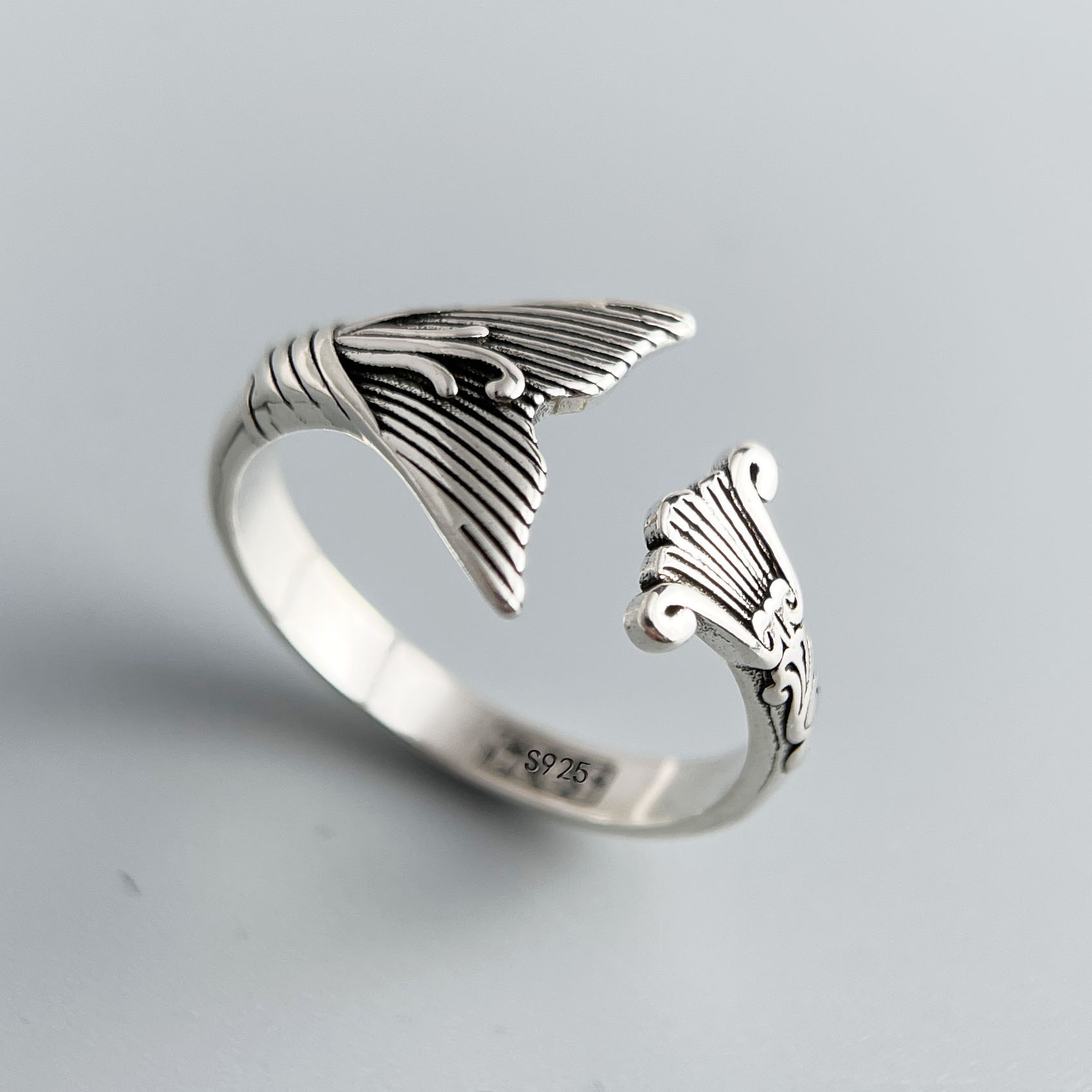 Statement Cocktail Ring - BF CLUB 925 แหวนสเตอร์ลิงสำหรับผู้หญิงเรขาคณิตแบบเรียบง่ายแฮนด์เมดรูปทรงไม่สม่ำเสมอแหวนหางปลาวาฬย้อนยุค แพ้ง่ายสำหรับของขวัญวันเกิด