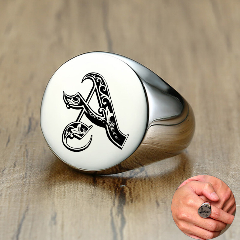 Statement Cocktail Ring - Vnox รูปแบบตัวอักษรเริ่มต้นแสตมป์แหวนผู้ชายจดหมายแกะสลักสแตนเลส Punk Signet วง Rock