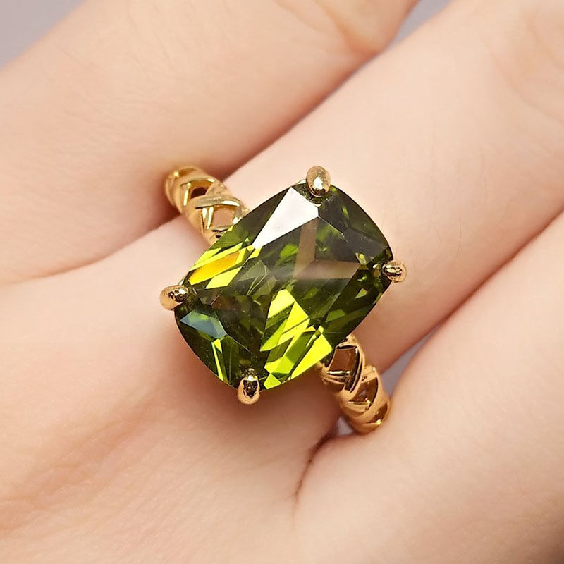 Olive สีเขียวคริสตัลสแควร์หินเ - Birthstone Ring Set บทวิจารณ์และราคา