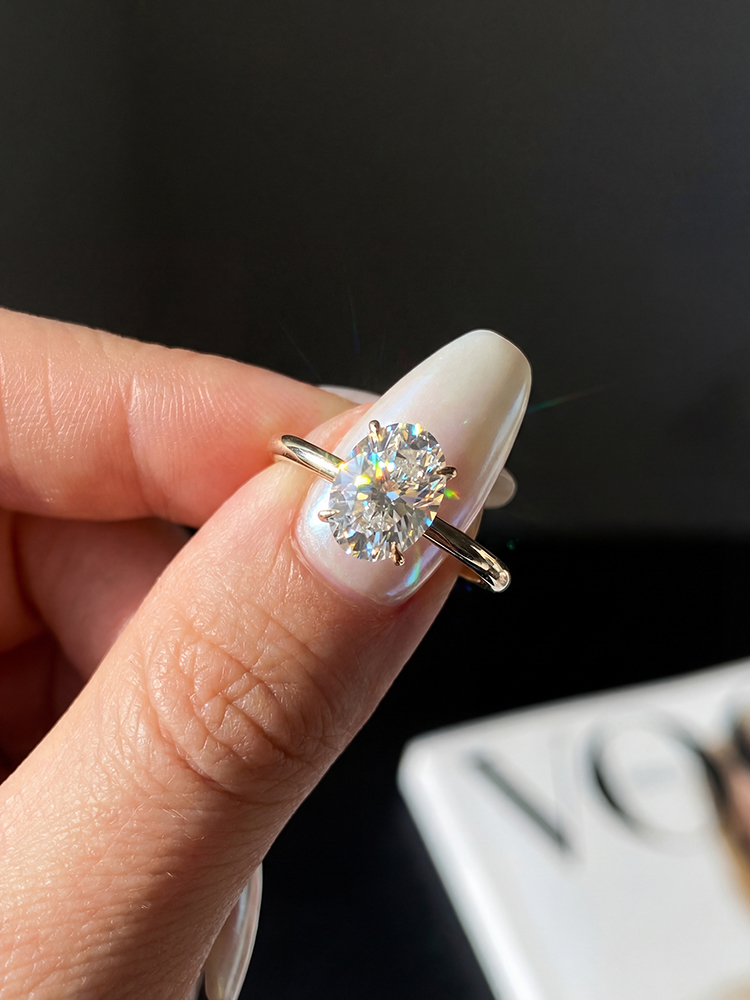 แหวนหมั้นเพชรโมอิสซาไนต์ทรงรีข - Statement Cocktail Ring บทวิจารณ์และราคา